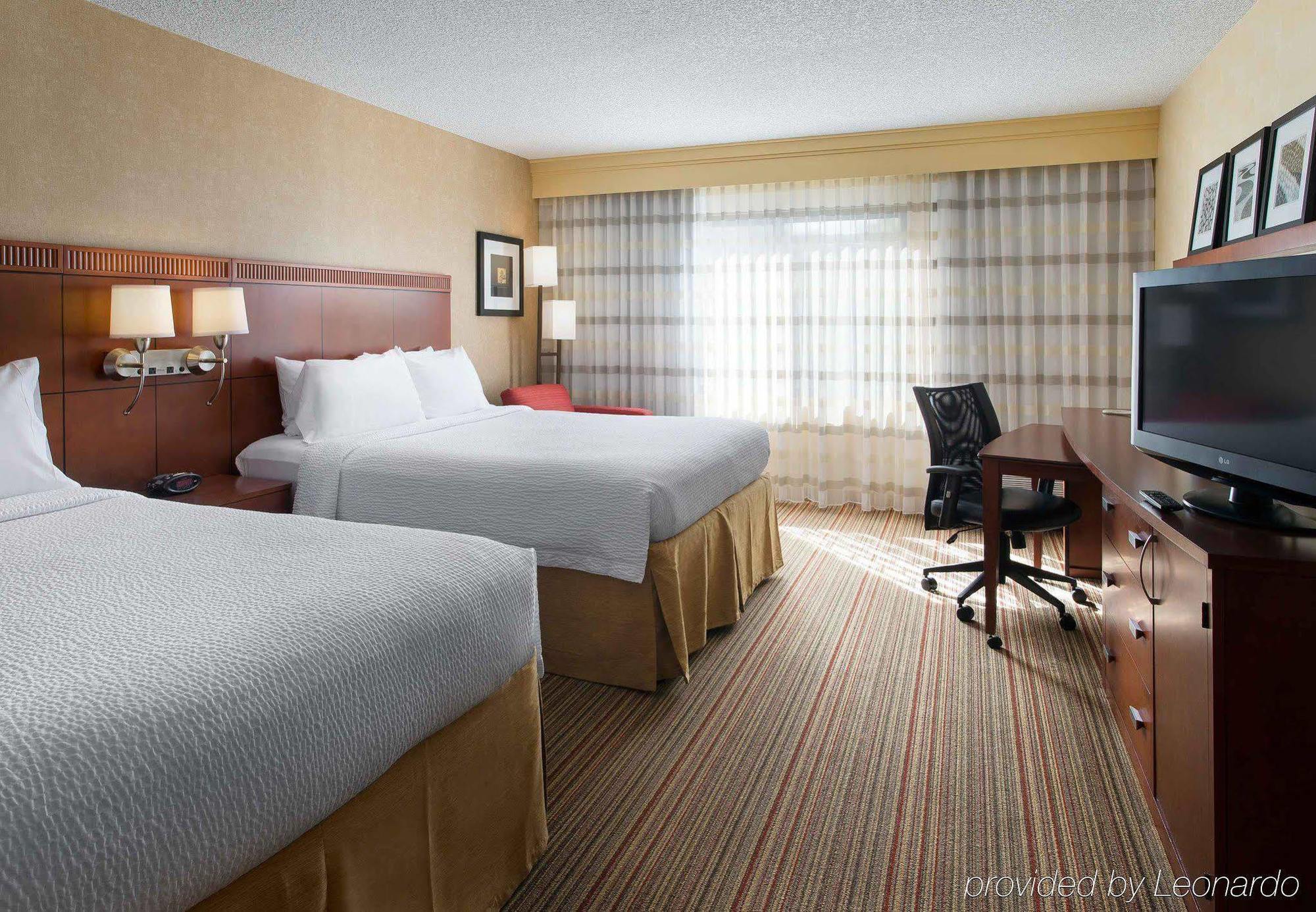 Courtyard Sacramento Airport Natomas Hotel Exterior photo